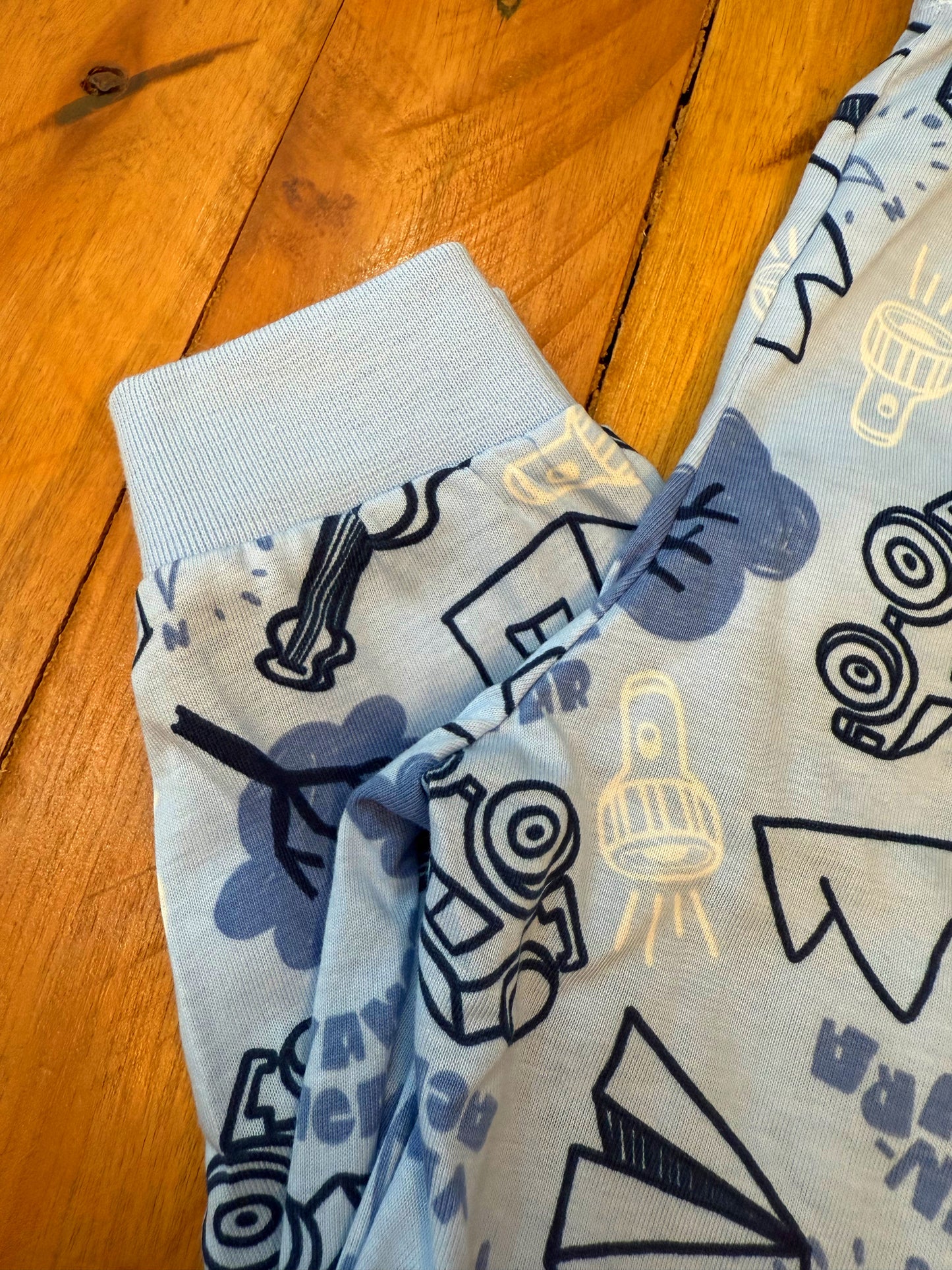 Pijama Infantil Menino Aventura com Aplique Interativo Azul