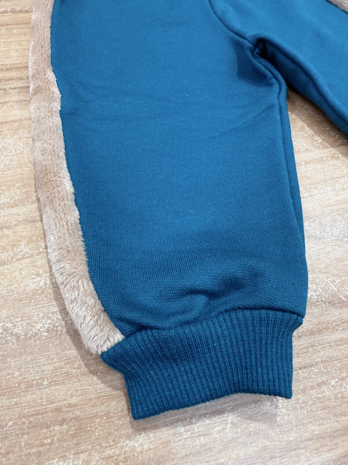 Conjunto Infantil Menino Blusão Com Bordado Em Pelúcia