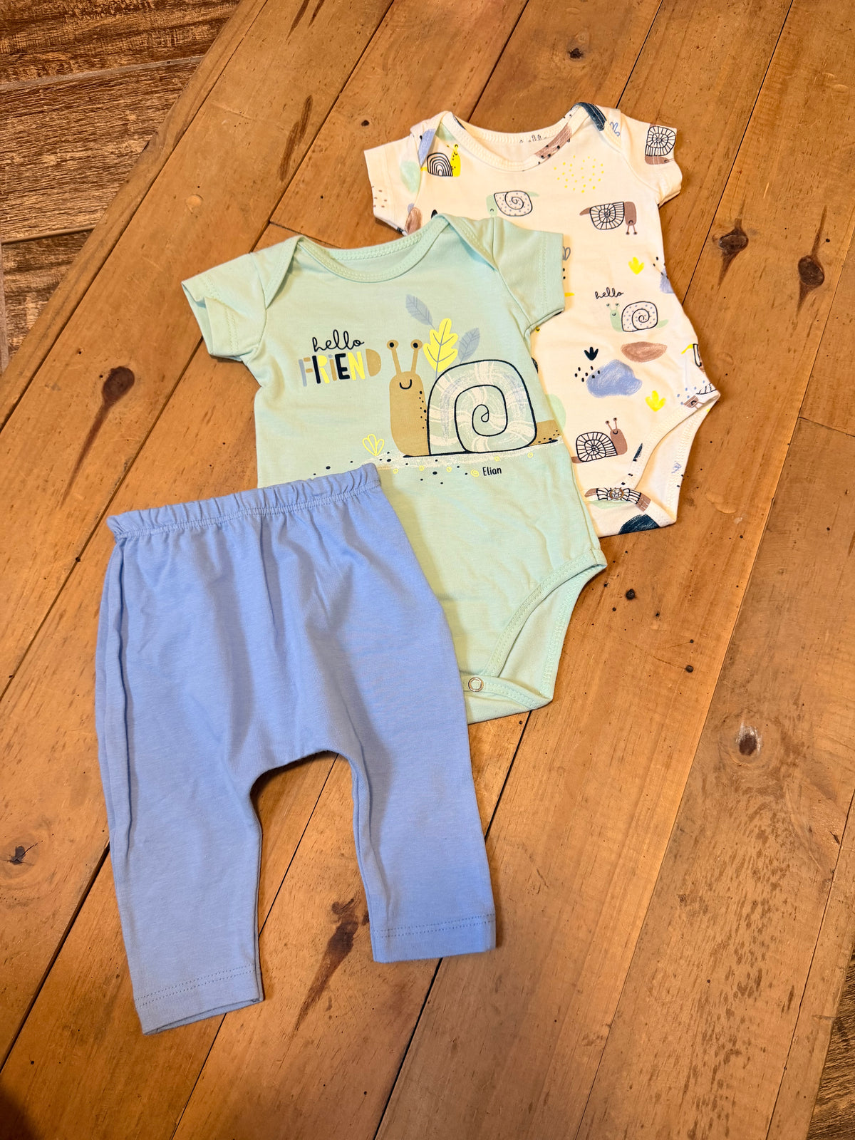 Kit 3 peças - 2 Body + Calça Caracol